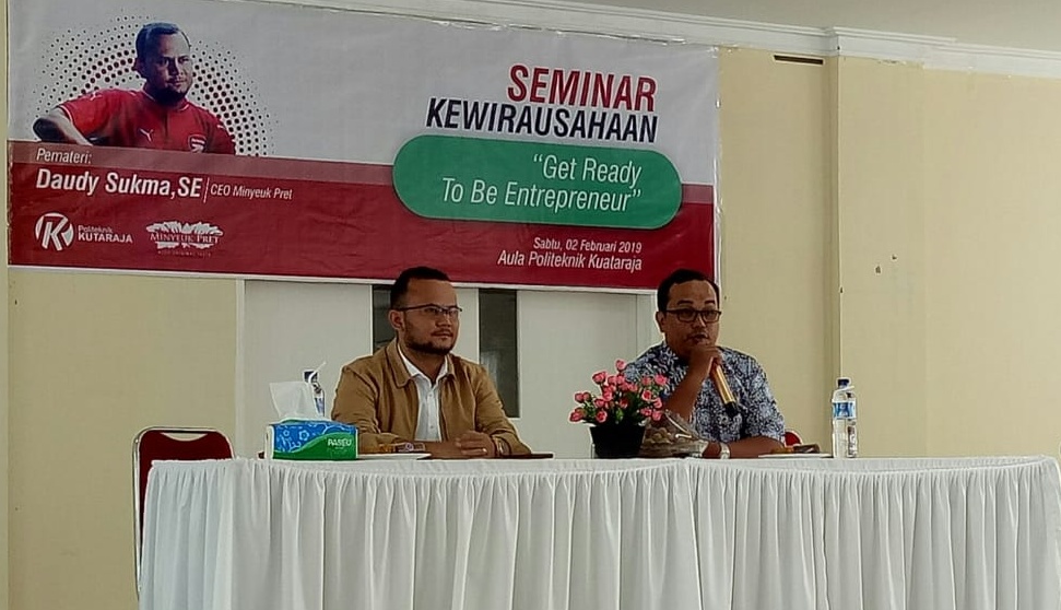 Mahasiswa ADP Politeknik Kutaraja Adakan Seminar Kewirausahaan